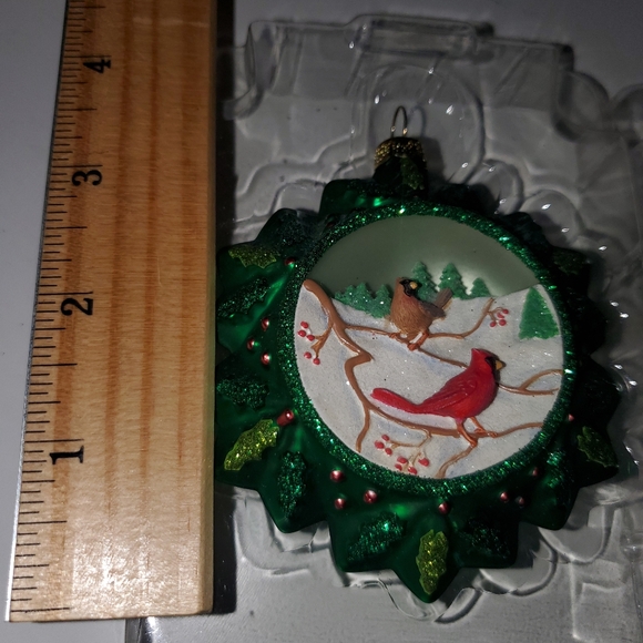 Hallmark 2009 The Winter Wreath Boxed Glass Ornament Cardinal Bird - Picture 3 of 7
